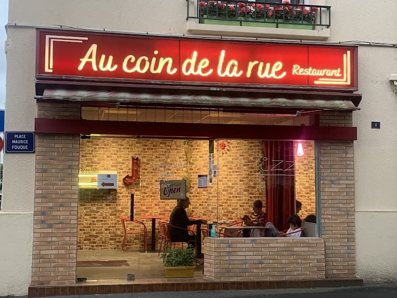 Au coin de la rue
